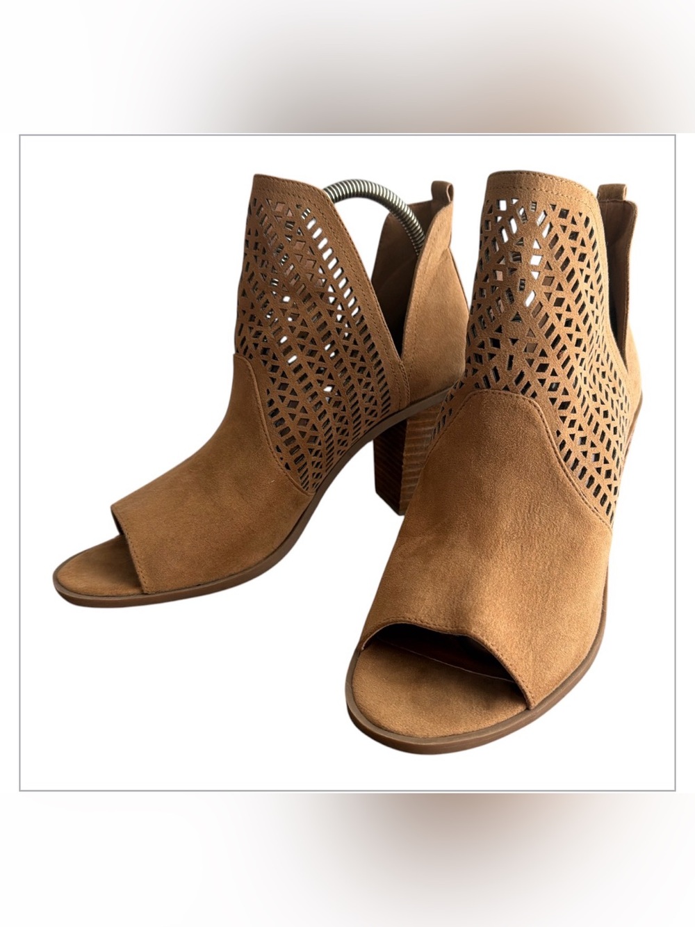 Steve Madden Praise Perforated Peep Toe Block Heels Ankle Boots Sz 10 Faux Suede